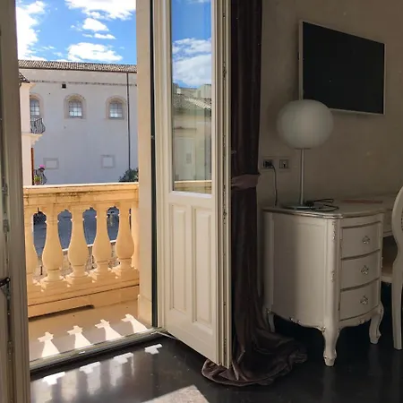Hotel Palazzo Favacchio - Patane 3*